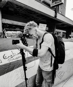Portrait of Jesse Freeston - filming at Palestine March 08AUG2020 (foto by Rufo)