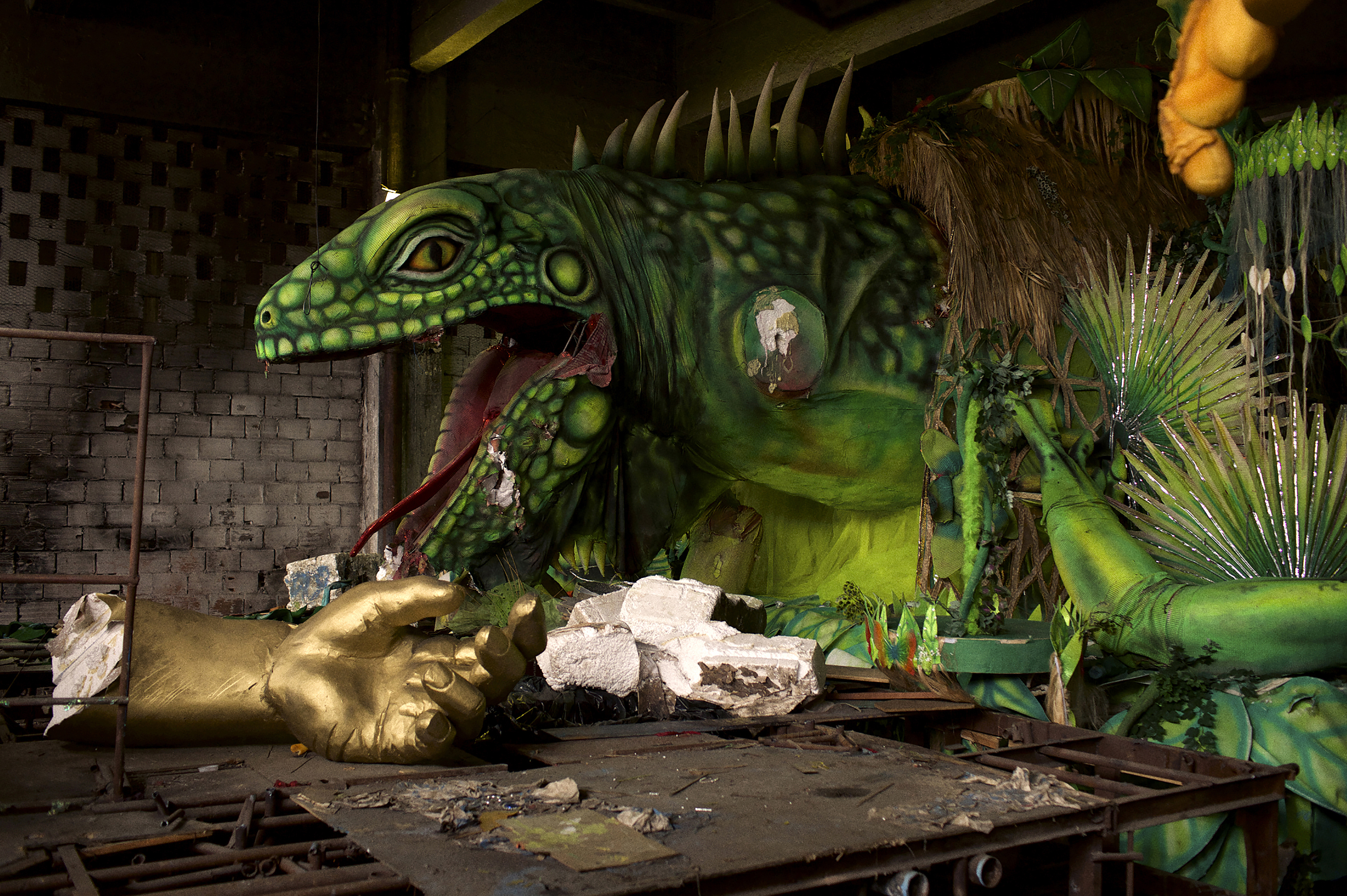 Still from Obscurro Barroco