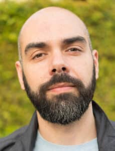 Headshot of Pedro Kos, director of THE WHITE HOUSE EFFECT